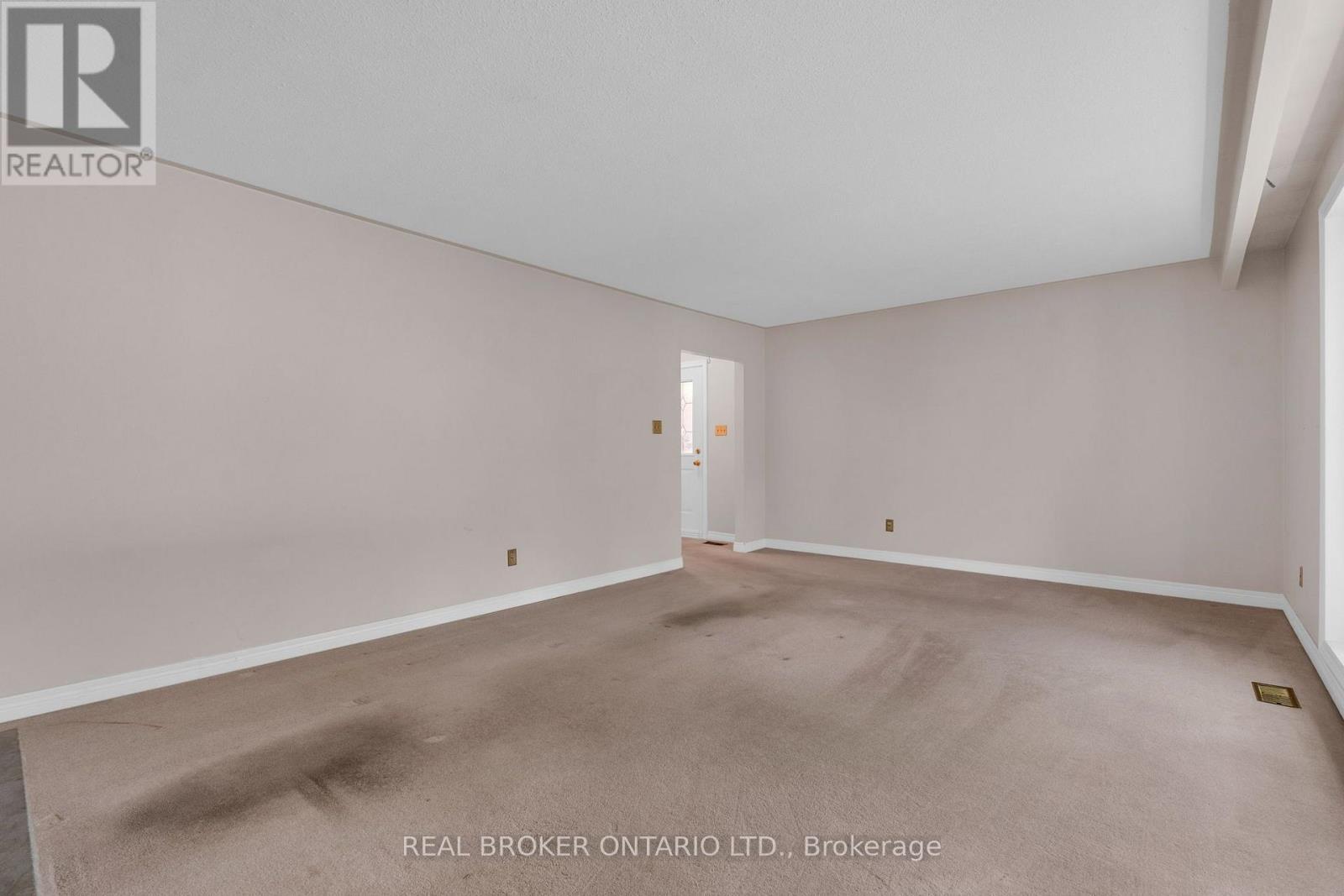277 Cook Street, Barrie, ON - Indoor Photo Showing Other Room