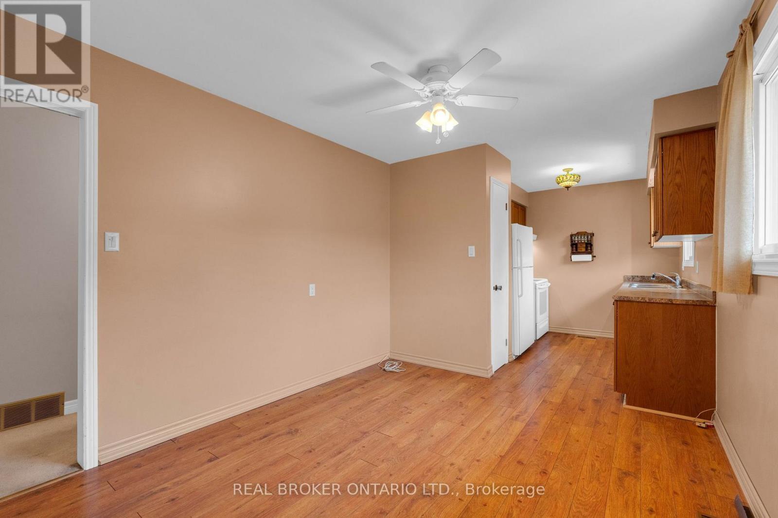 277 Cook Street, Barrie, ON - Indoor Photo Showing Other Room