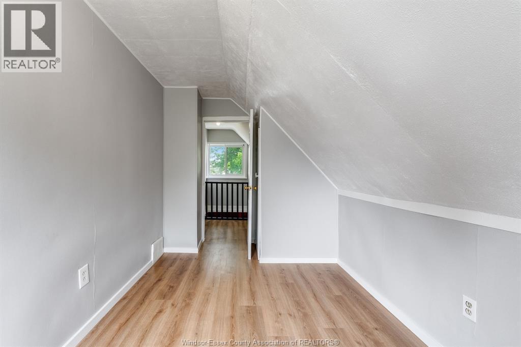 1563 Albert Road, Windsor, ON - Indoor Photo Showing Other Room