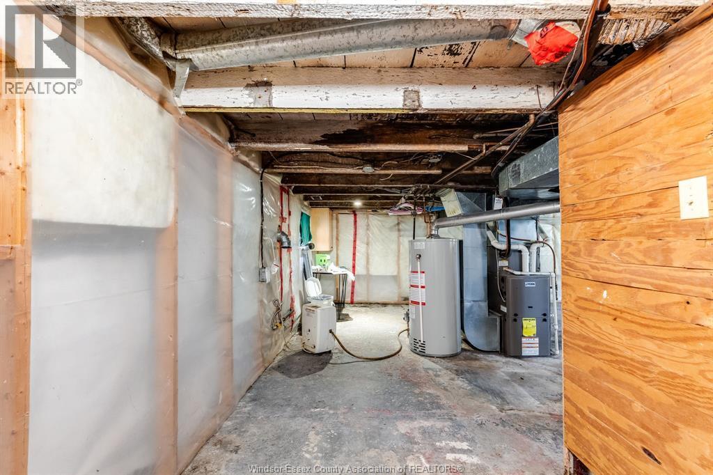 1563 Albert Road, Windsor, ON - Indoor Photo Showing Basement