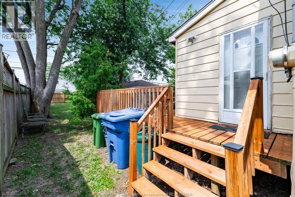 1563 Albert Road, Windsor, ON - Outdoor With Exterior