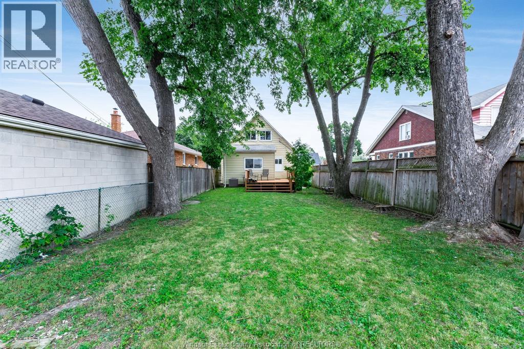 1563 Albert Road, Windsor, ON - Outdoor