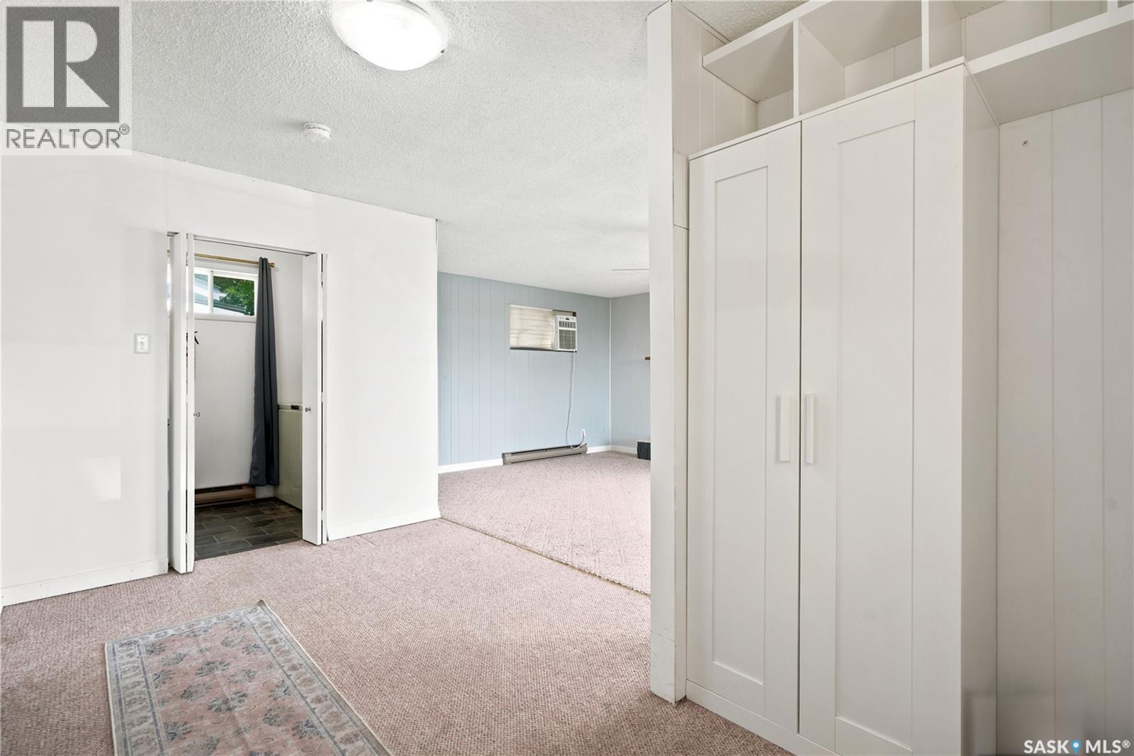 54 Hill Street, Eyebrow, SK - Indoor Photo Showing Other Room