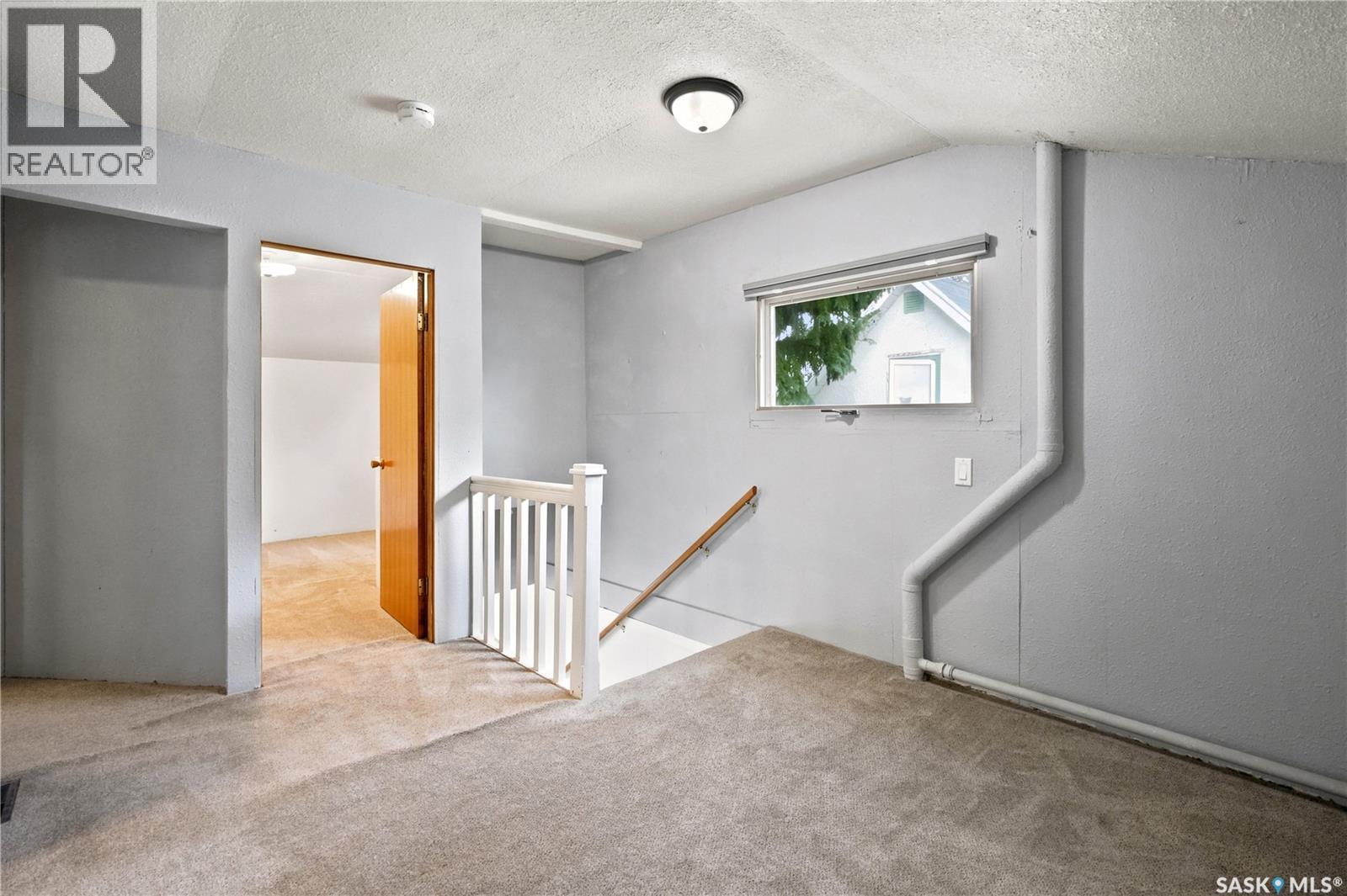 54 Hill Street, Eyebrow, SK - Indoor Photo Showing Other Room