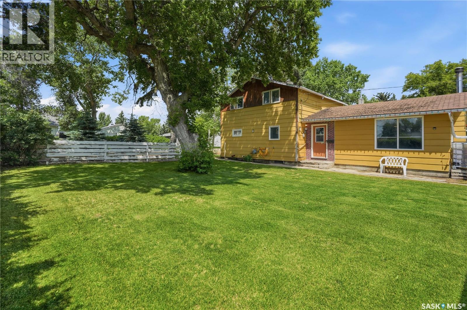 54 Hill Street, Eyebrow, SK - Outdoor