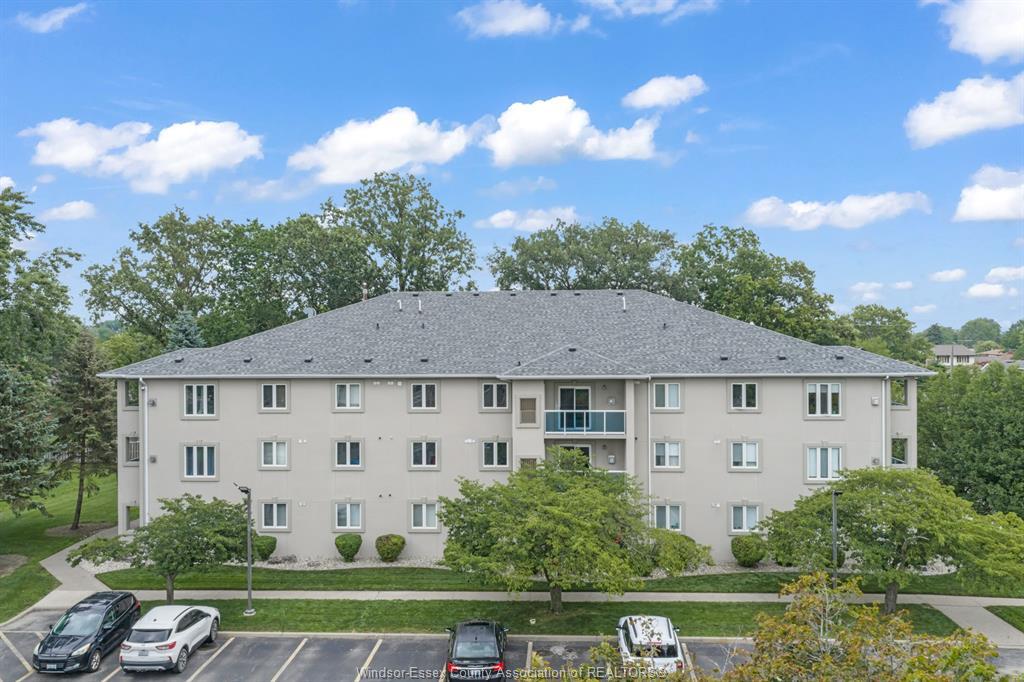 306-4850 Grand Boulevard, Windsor, ON - Outdoor