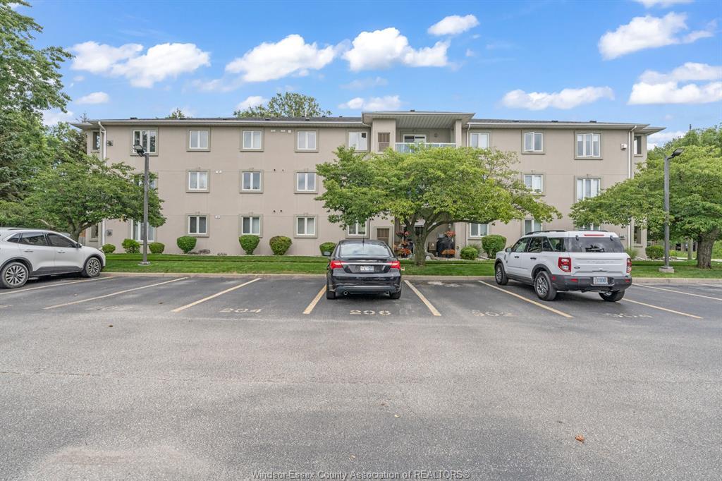 306-4850 Grand Boulevard, Windsor, ON - Outdoor