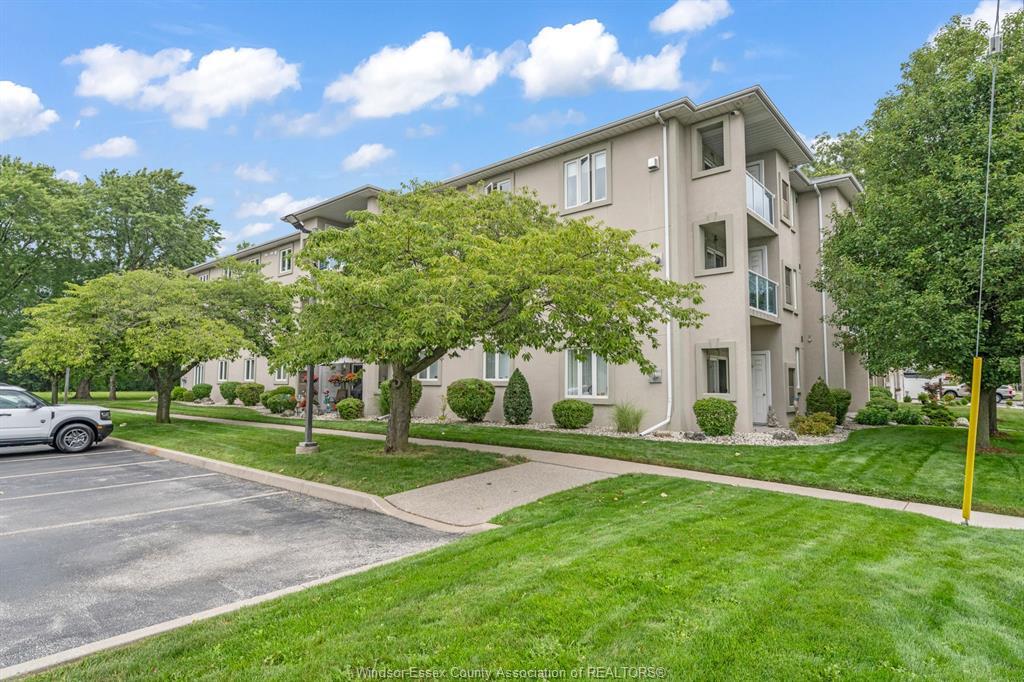306-4850 Grand Boulevard, Windsor, ON - Outdoor With Facade