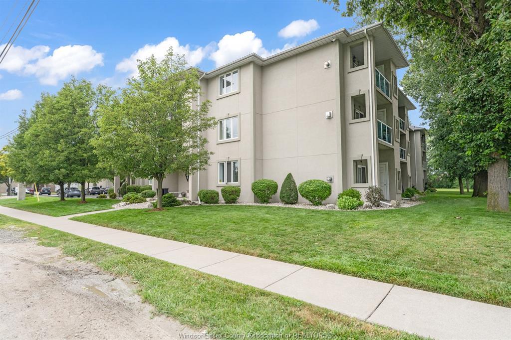 306-4850 Grand Boulevard, Windsor, ON - Outdoor