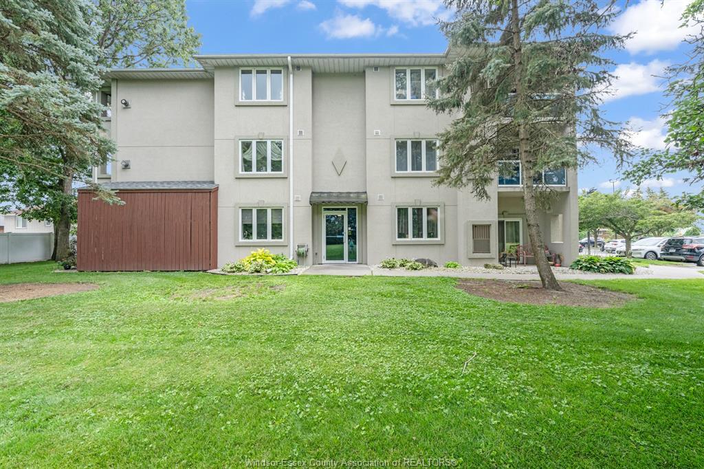 306-4850 Grand Boulevard, Windsor, ON - Outdoor