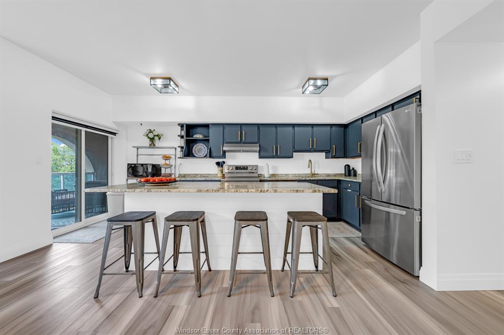 306-4850 Grand Boulevard, Windsor, ON - Indoor Photo Showing Kitchen