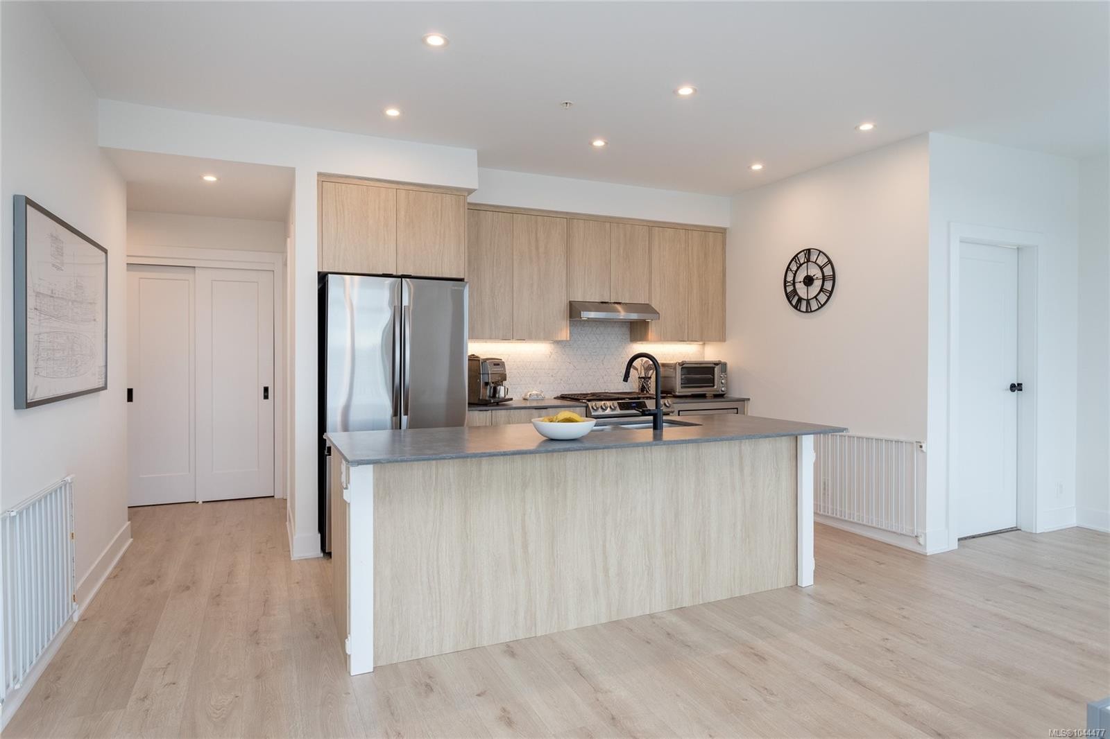 #314-1110 Samar Cres, Langford, BC - Indoor Photo Showing Kitchen