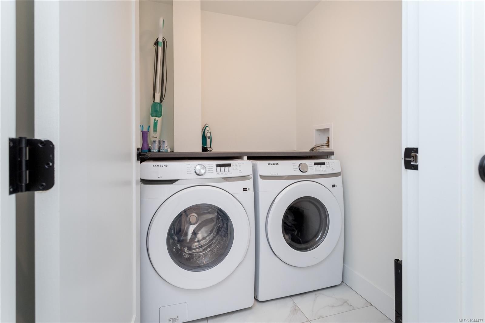 #314-1110 Samar Cres, Langford, BC - Indoor Photo Showing Laundry Room