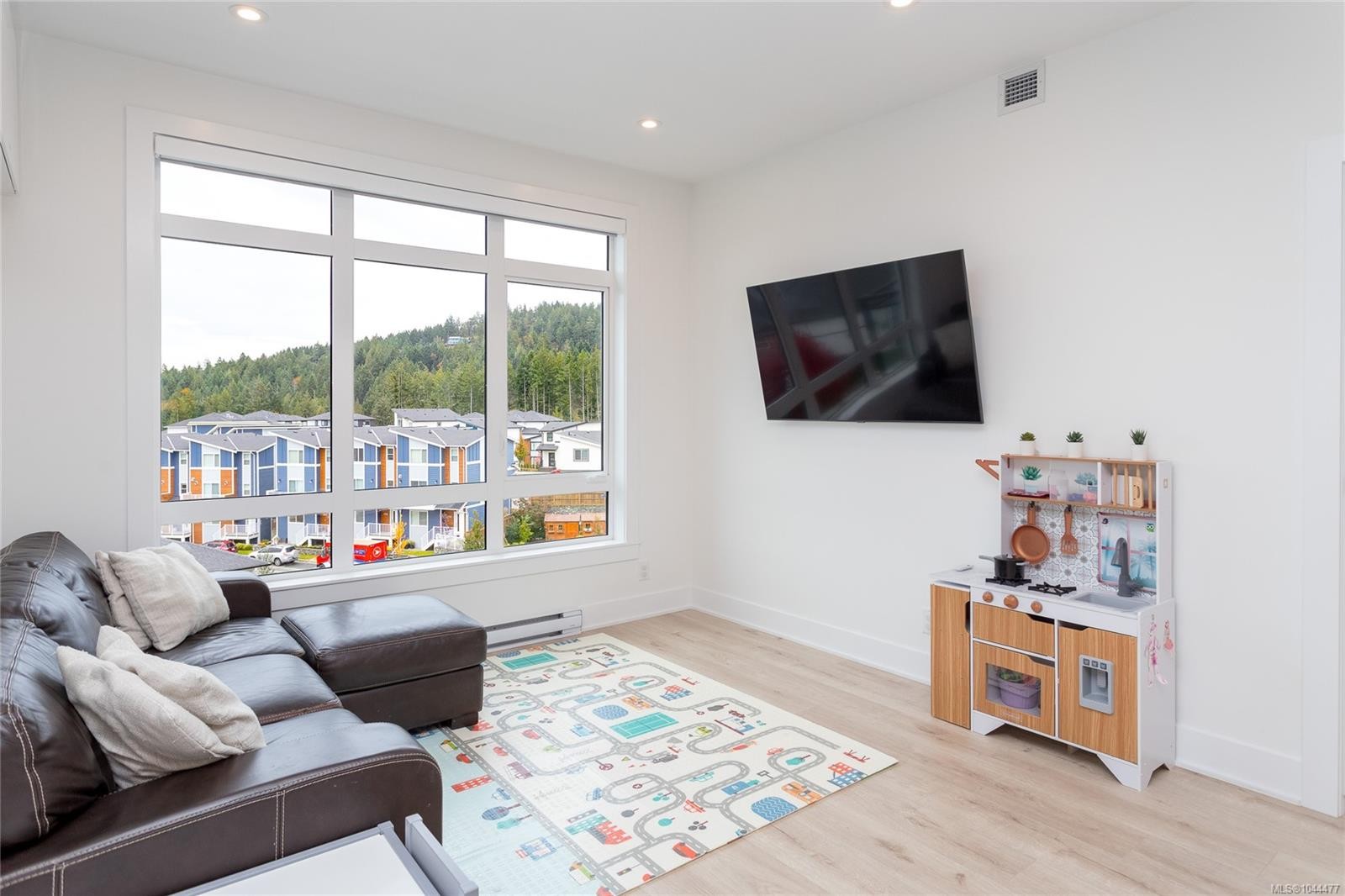 #314-1110 Samar Cres, Langford, BC - Indoor Photo Showing Living Room