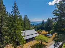 3301 Amies Rd Pender Island, BC V0N 2M1