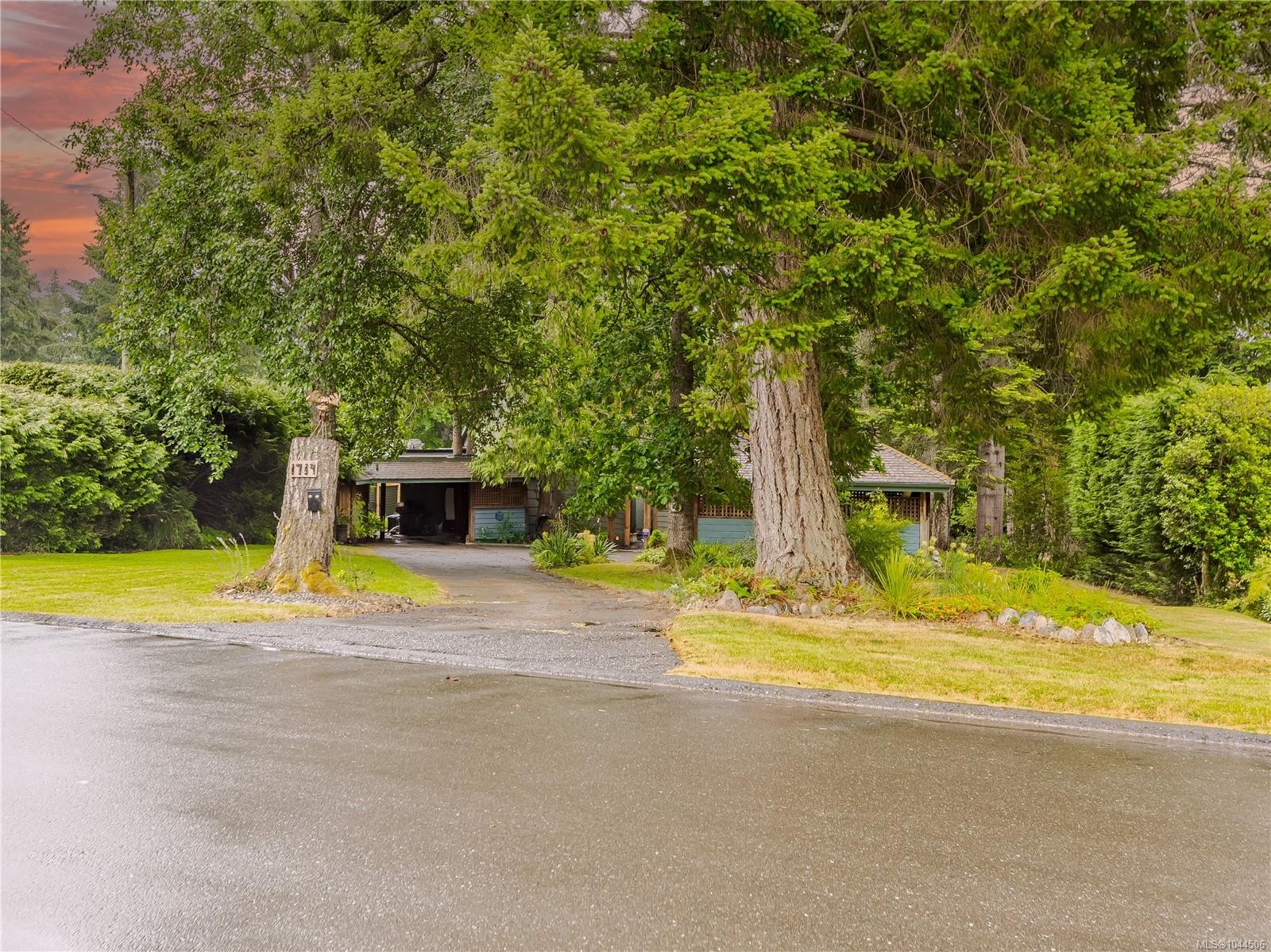 1719 Centennial Ave East, Comox, BC