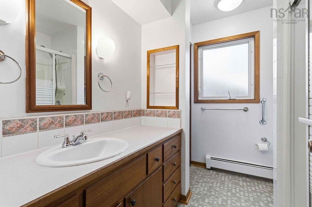 48 Briarwood Crescent, Halifax, NS - Indoor Photo Showing Bathroom