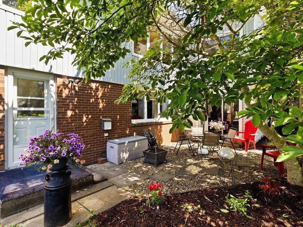 48 Briarwood Crescent, Halifax, NS - Outdoor