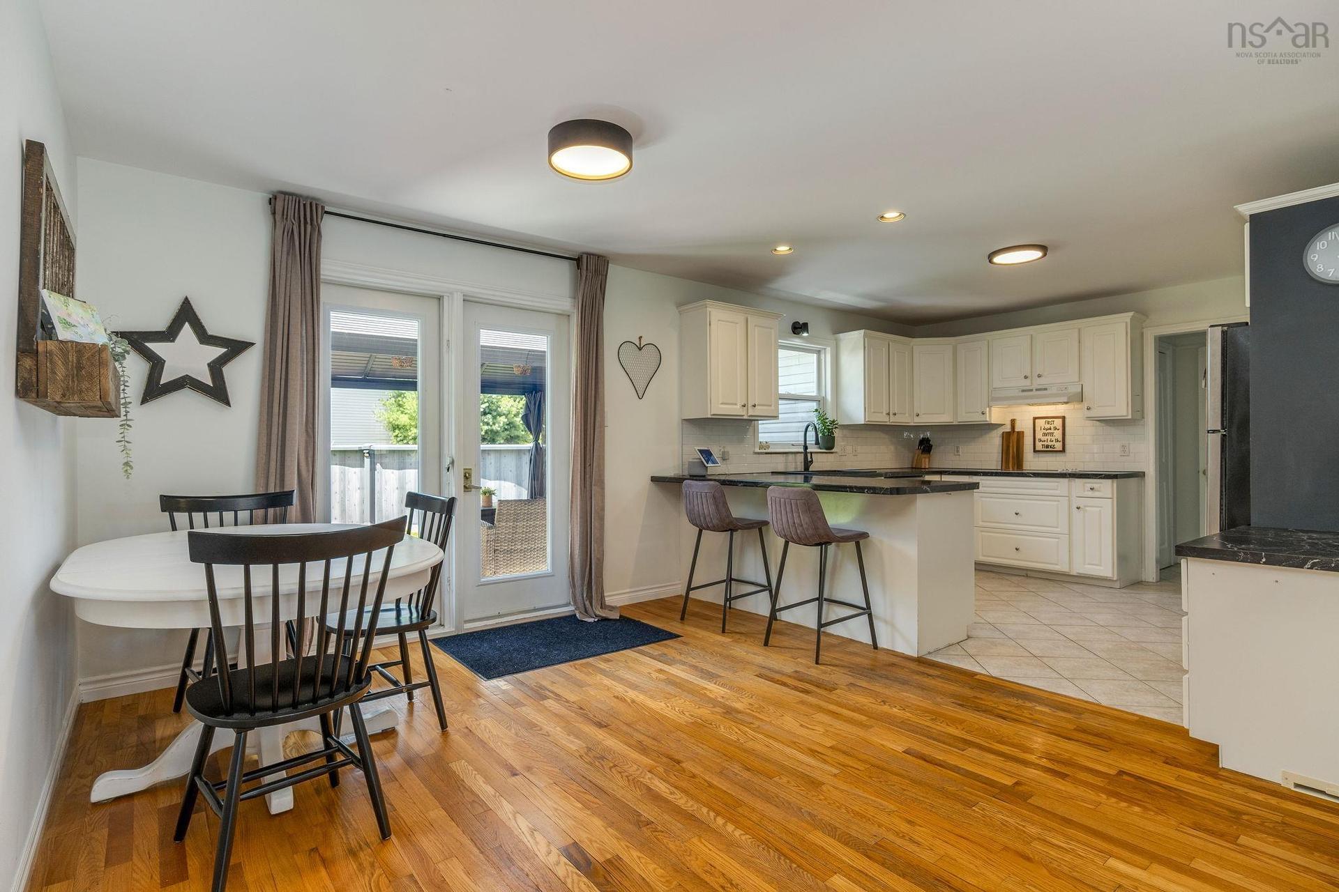 10 Brookside Avenue, Lantz, NS - Indoor