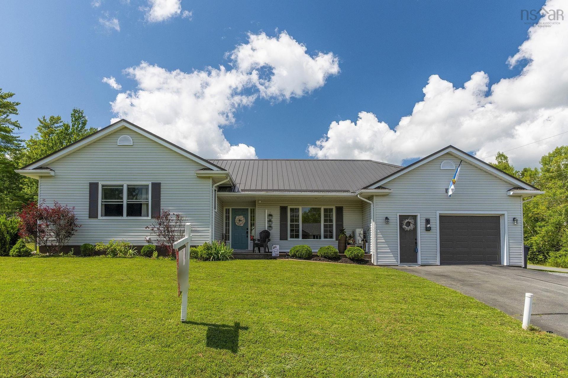10 Brookside Avenue, Lantz, NS - Outdoor With Facade