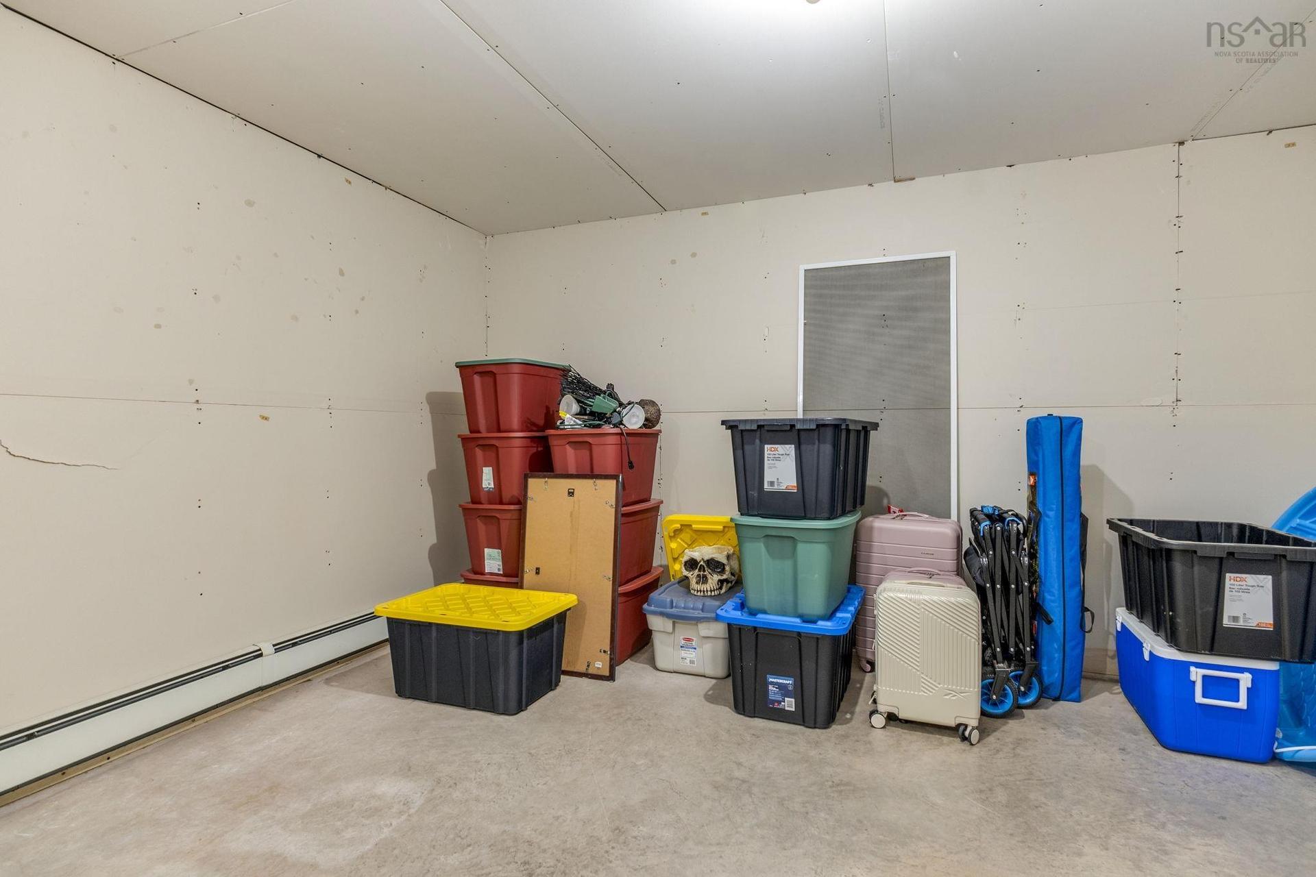 10 Brookside Avenue, Lantz, NS - Indoor Photo Showing Other Room