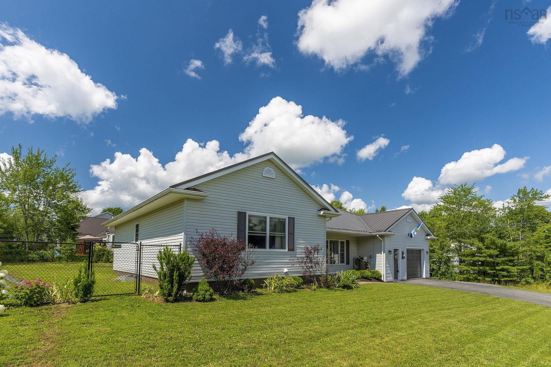10 Brookside Avenue, Lantz, NS - Outdoor