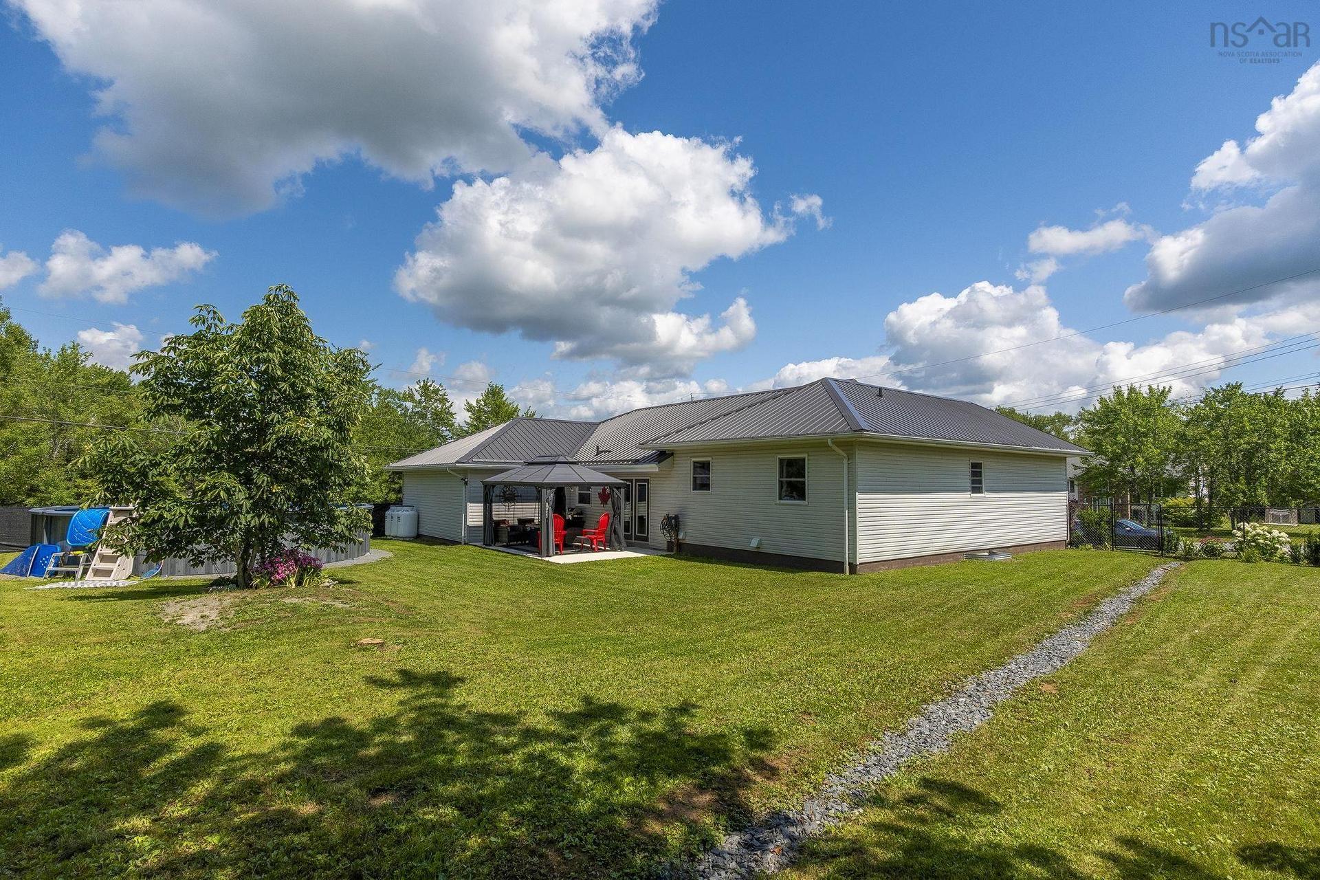 10 Brookside Avenue, Lantz, NS - Outdoor