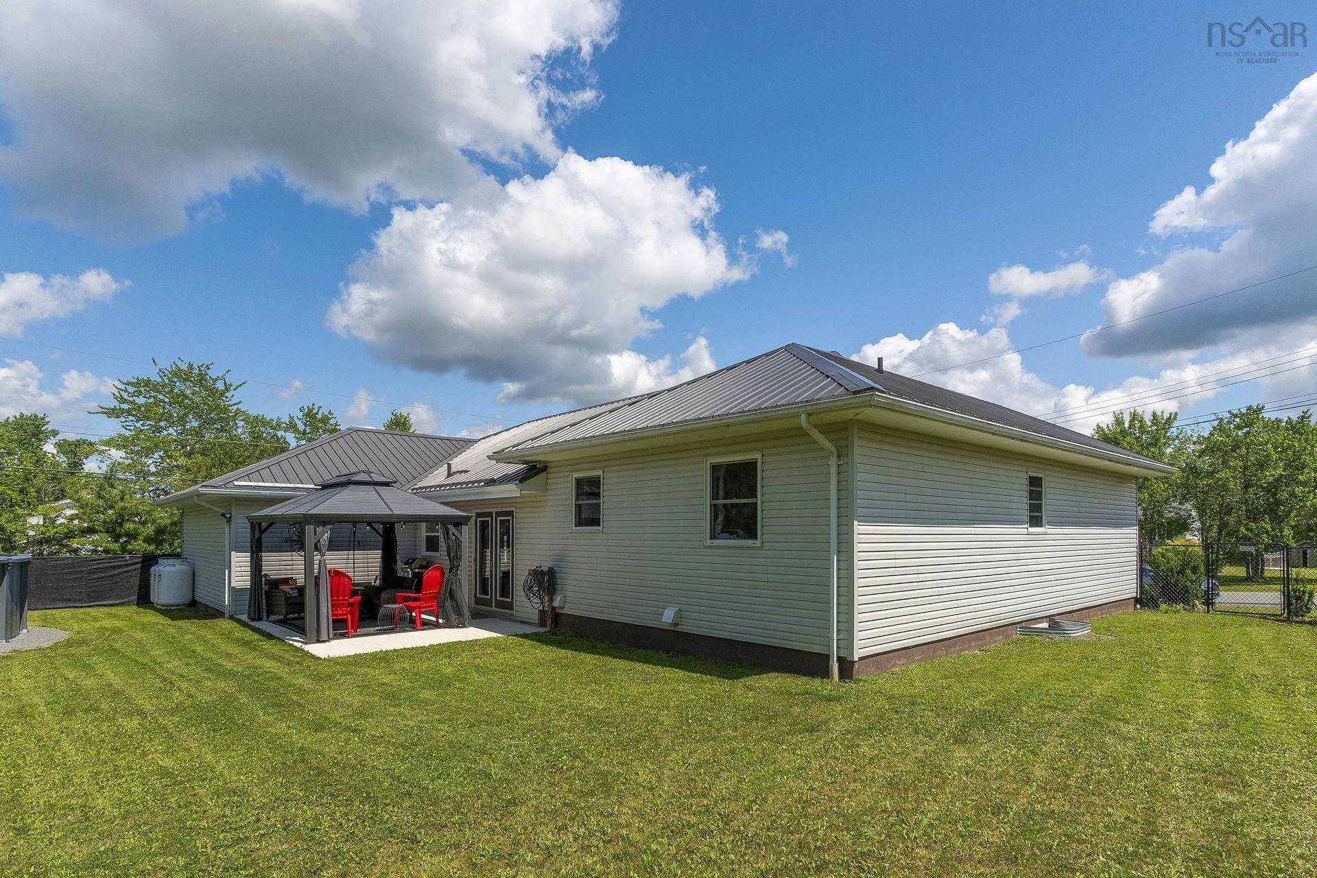 10 Brookside Avenue, Lantz, NS - Outdoor