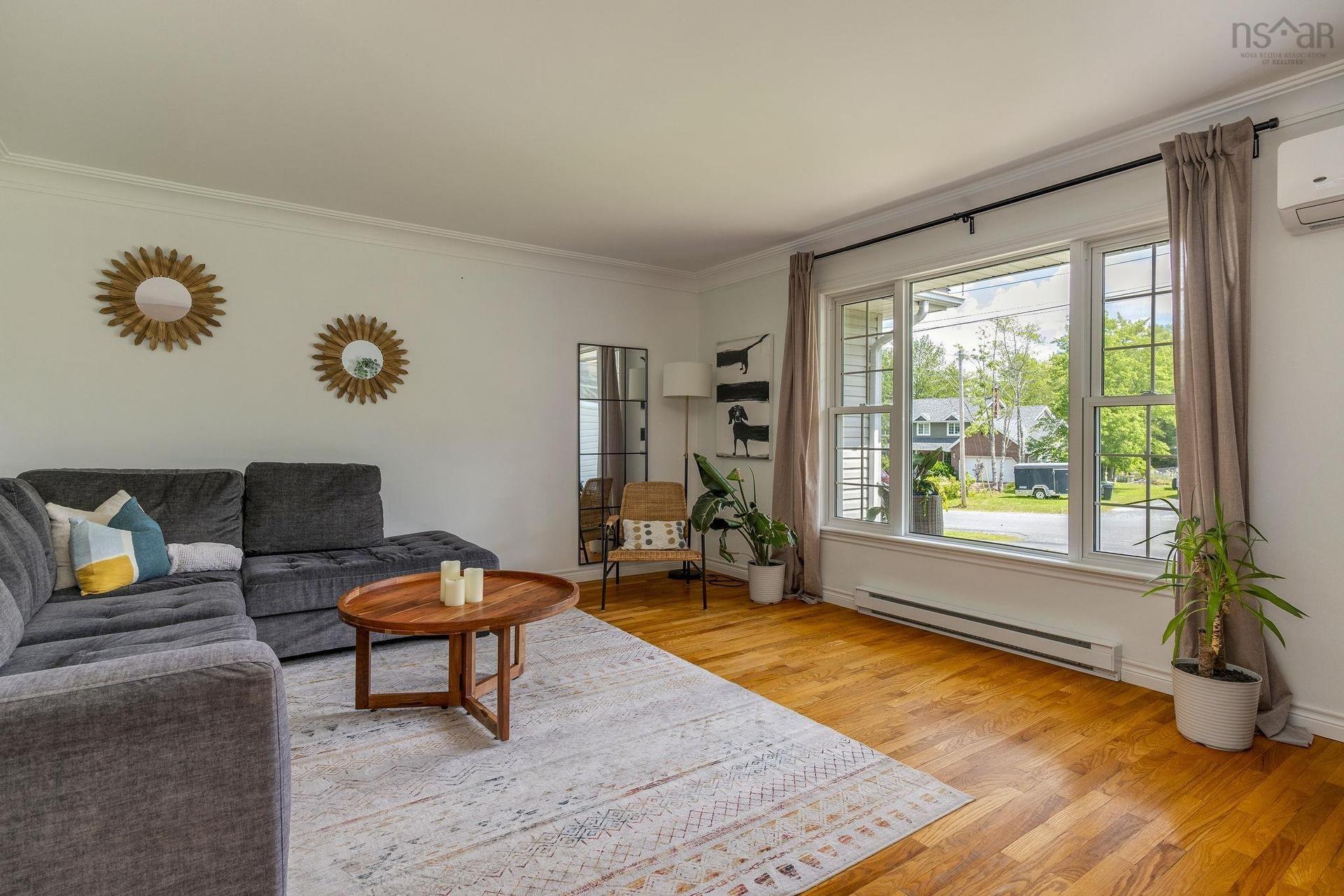 10 Brookside Avenue, Lantz, NS - Indoor Photo Showing Living Room