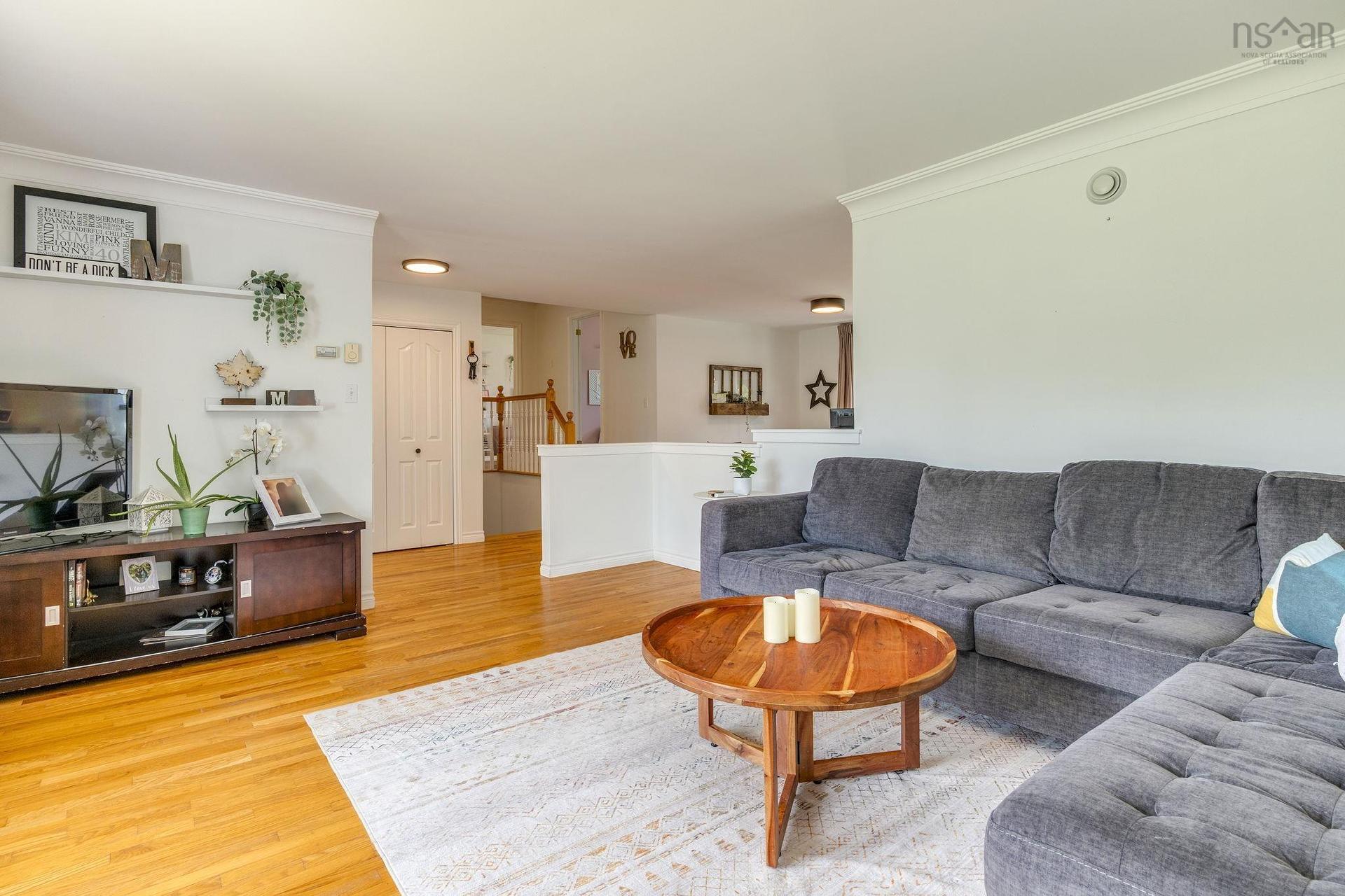 10 Brookside Avenue, Lantz, NS - Indoor Photo Showing Living Room