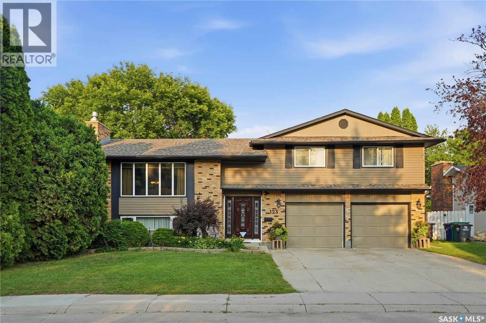 123 Trent Crescent, Saskatoon, SK - Outdoor With Facade