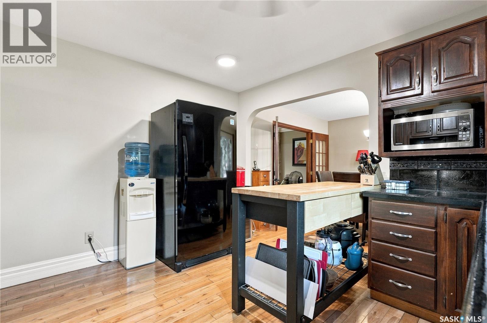 123 Trent Crescent, Saskatoon, SK - Indoor Photo Showing Kitchen