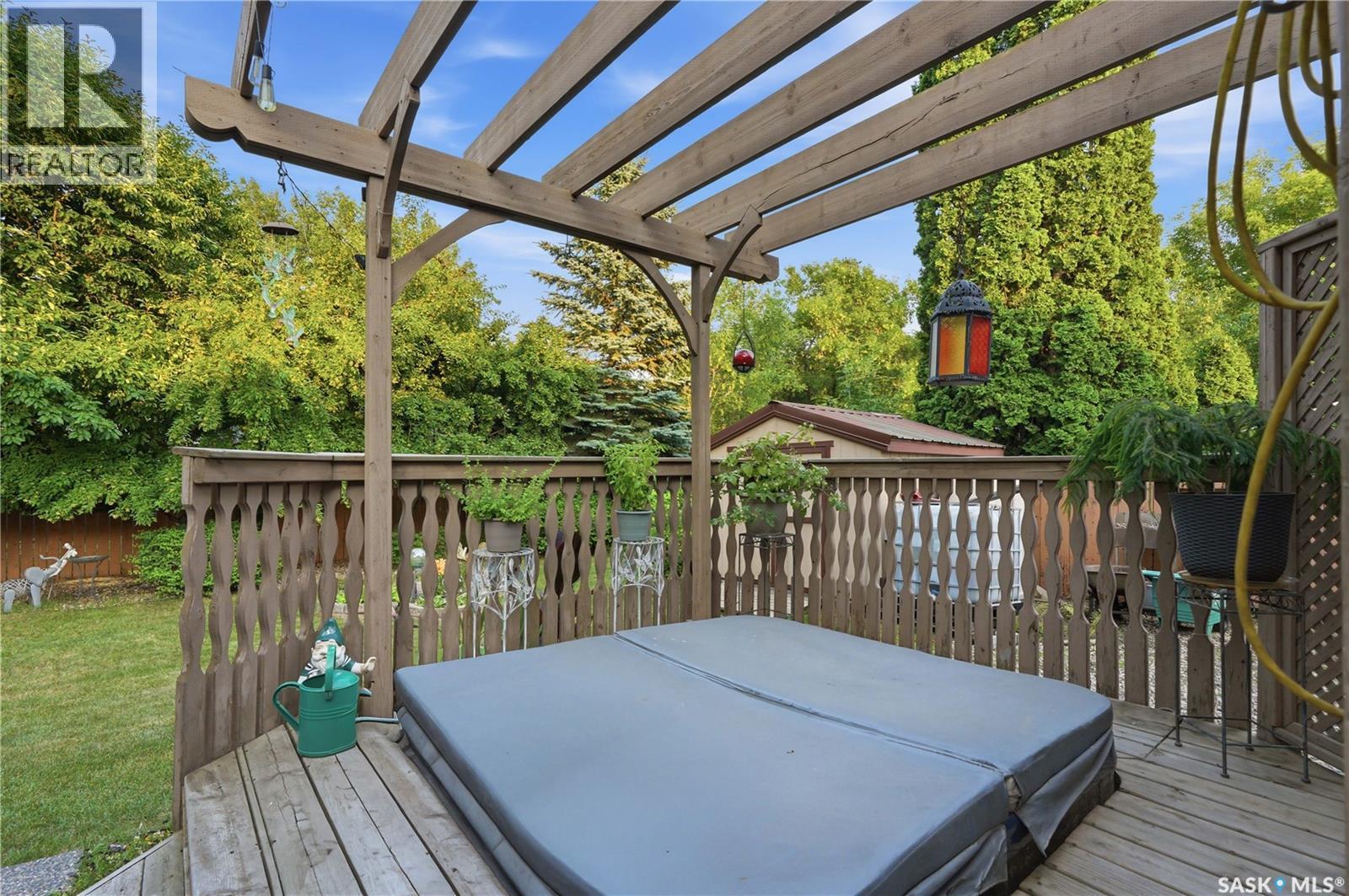 123 Trent Crescent, Saskatoon, SK - Outdoor With Deck Patio Veranda With Exterior