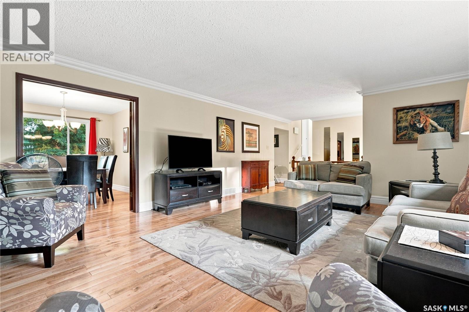 123 Trent Crescent, Saskatoon, SK - Indoor Photo Showing Living Room