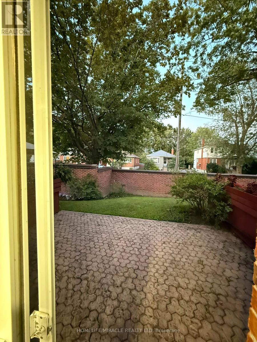 48 - 115 Wright Crescent, Kingston, ON - Outdoor