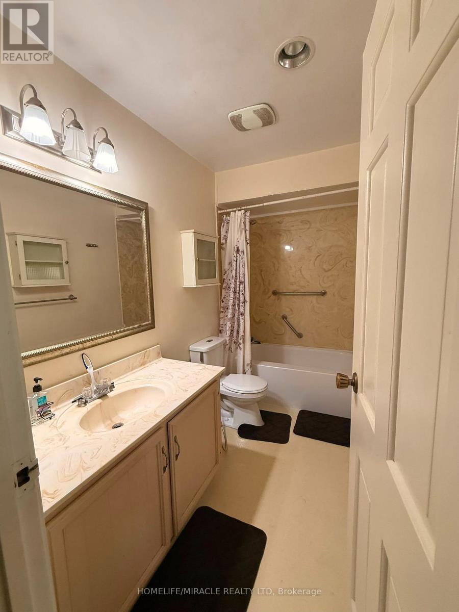 48 - 115 Wright Crescent, Kingston, ON - Indoor Photo Showing Bathroom