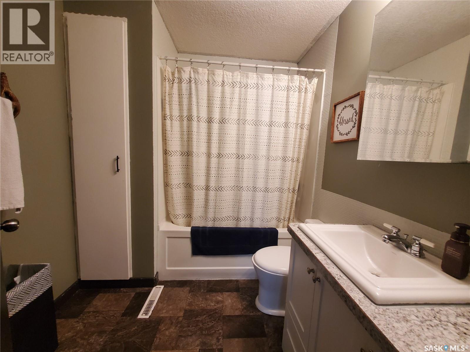 Neville Acreage, Neville, SK - Indoor Photo Showing Bathroom