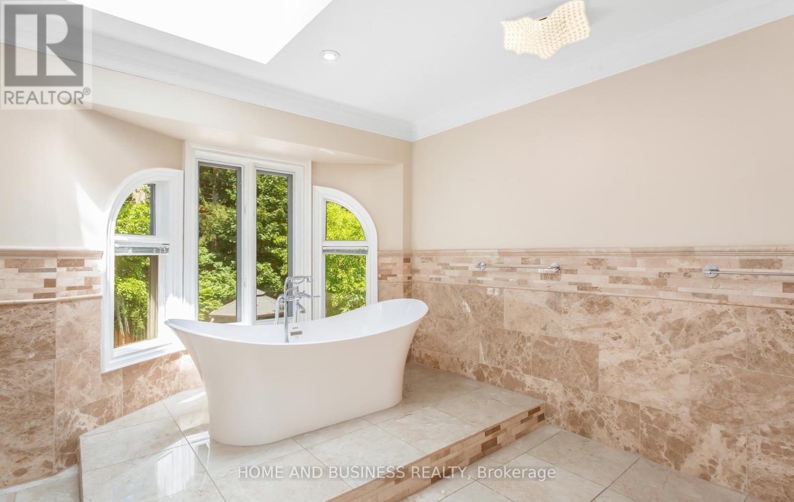 1755 Birchwood Drive, Mississauga, ON - Indoor Photo Showing Bathroom