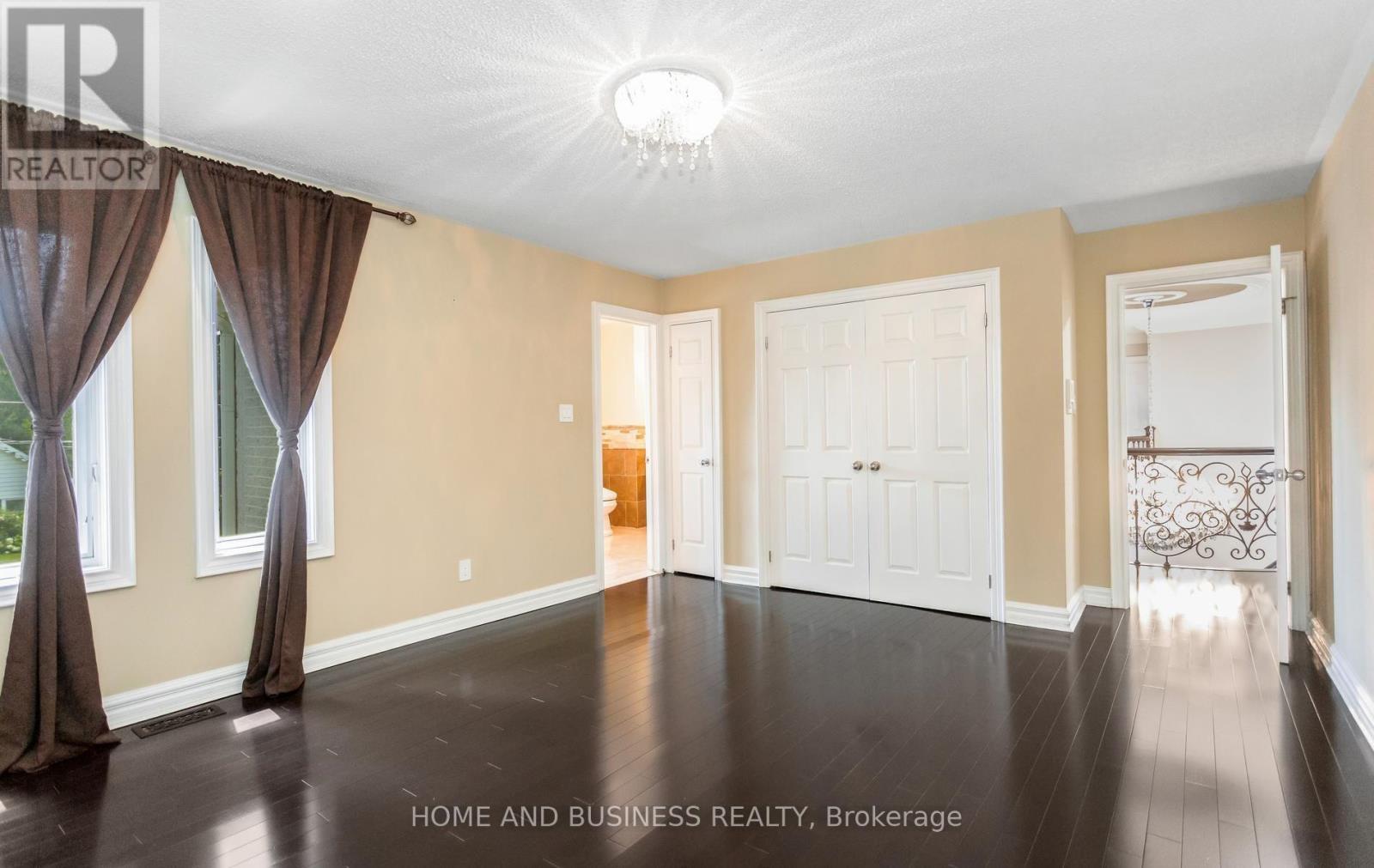 1755 Birchwood Drive, Mississauga, ON - Indoor Photo Showing Other Room