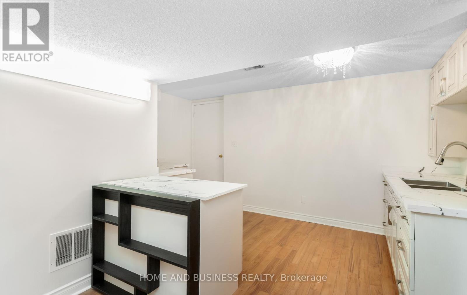 1755 Birchwood Drive, Mississauga, ON - Indoor