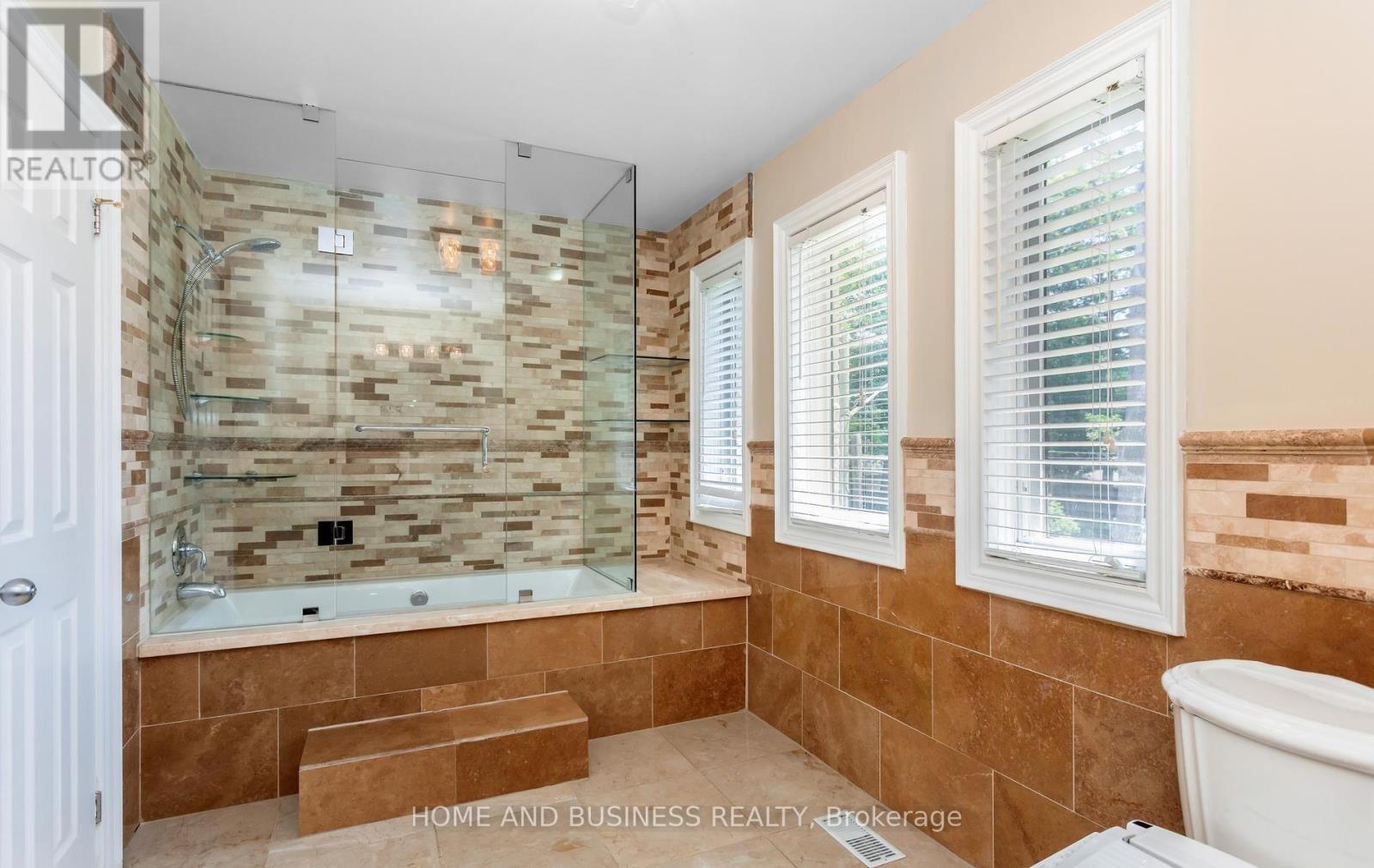 1755 Birchwood Drive, Mississauga, ON - Indoor Photo Showing Bathroom