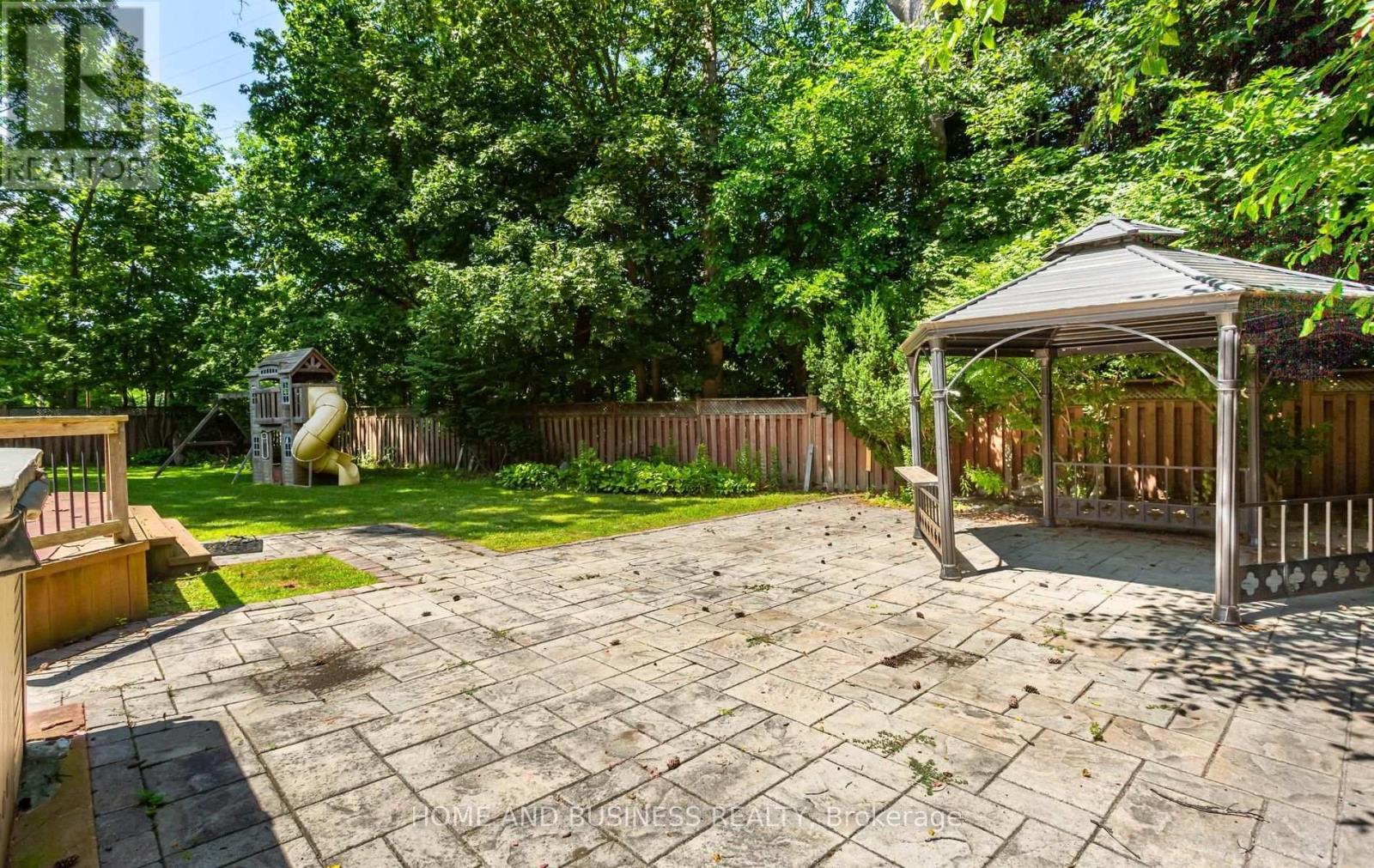 1755 Birchwood Drive, Mississauga, ON - Outdoor With Backyard