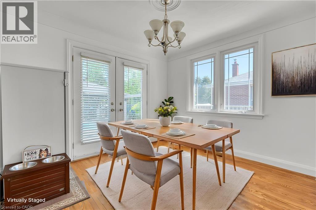 27 Delevan Crescent, Hamilton, ON - Indoor Photo Showing Dining Room