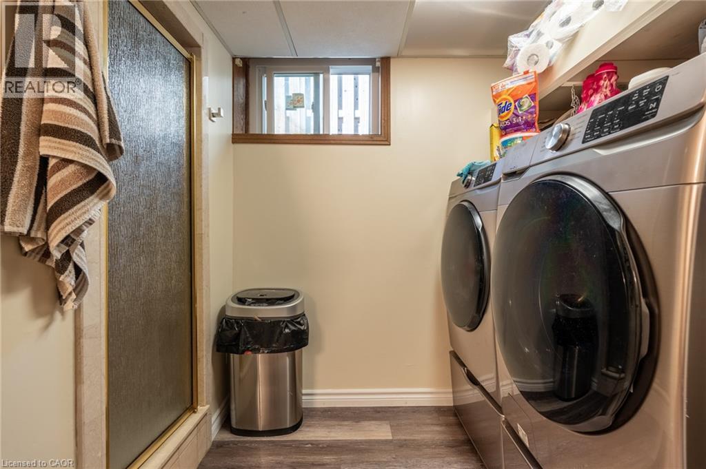 27 Delevan Crescent, Hamilton, ON - Indoor Photo Showing Laundry Room