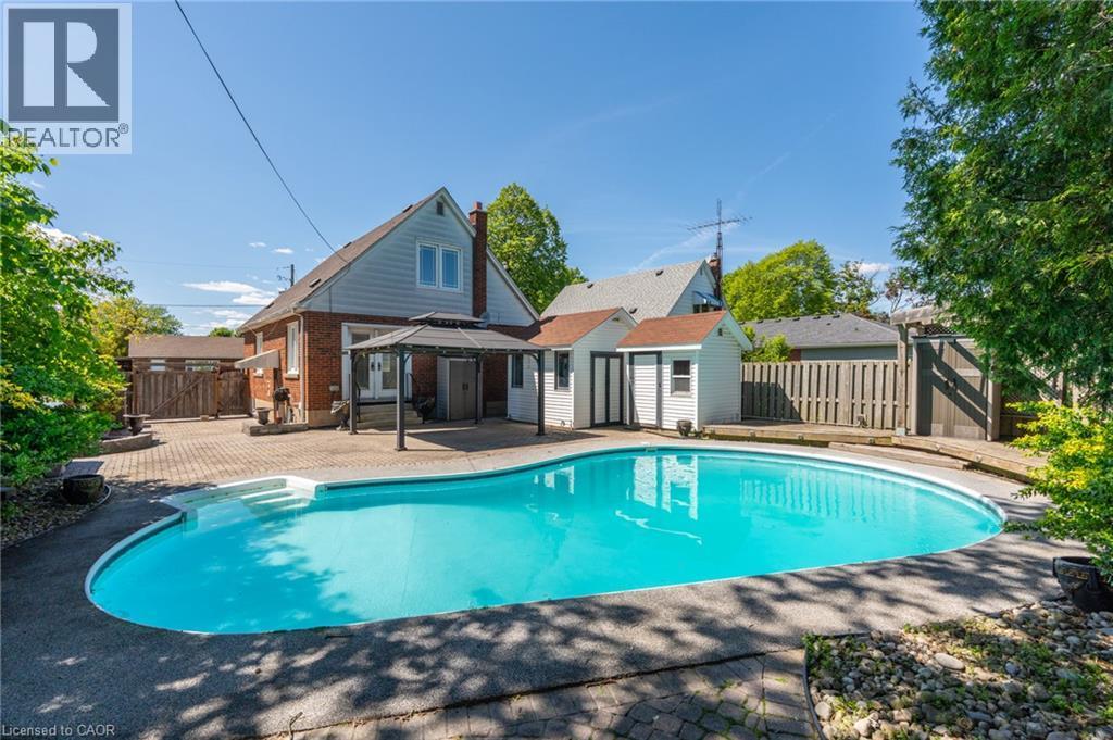 27 Delevan Crescent, Hamilton, ON - Outdoor With In Ground Pool With Backyard
