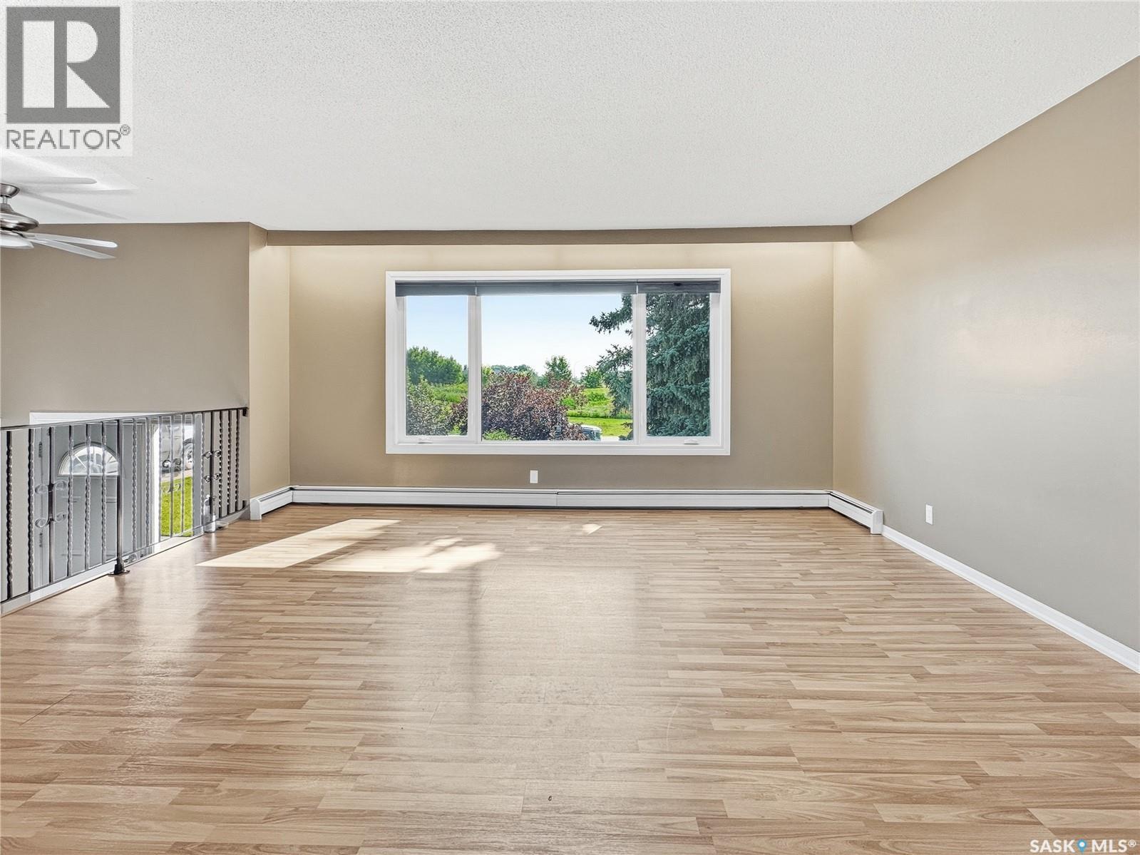 609 Railway Avenue, Balcarres, SK - Indoor Photo Showing Other Room