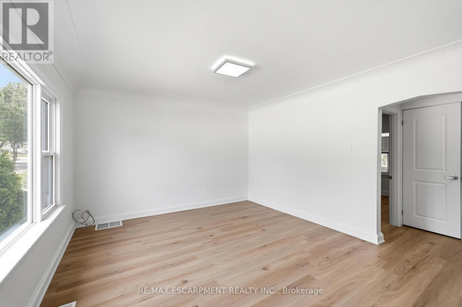 22 David Avenue, Hamilton, ON - Indoor Photo Showing Other Room