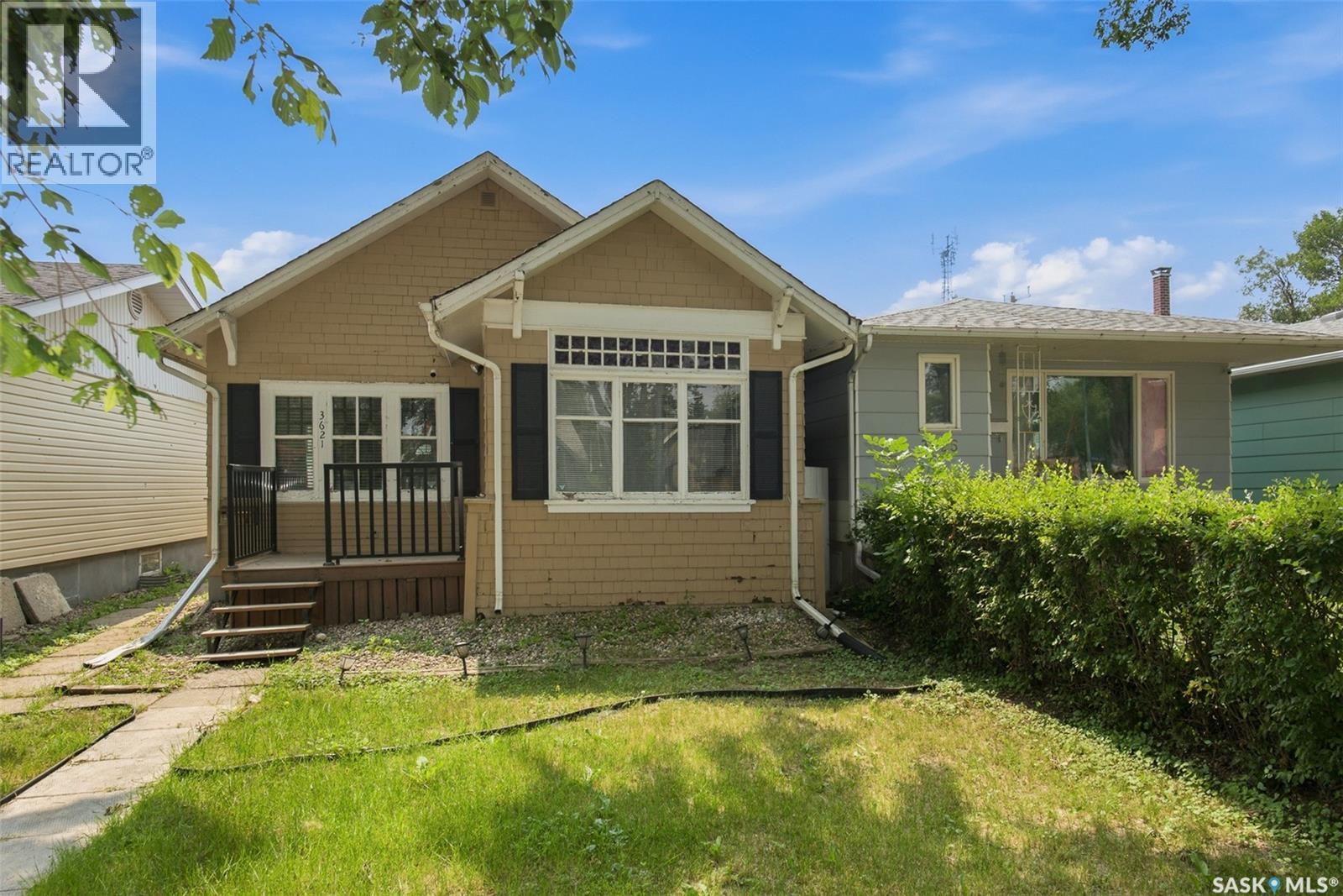 3621 Dewdney Avenue, Regina, SK - Outdoor