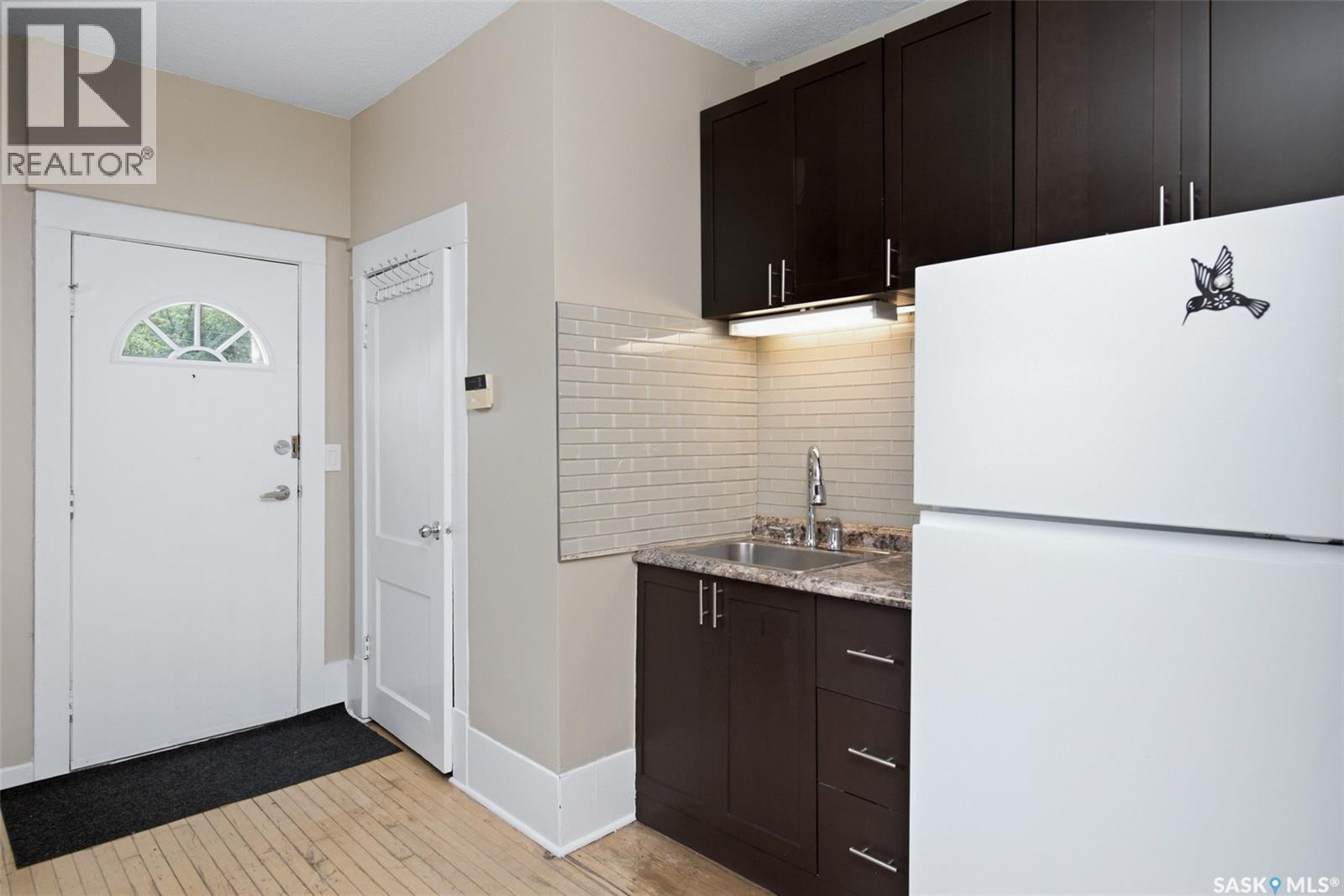 3621 Dewdney Avenue, Regina, SK - Indoor