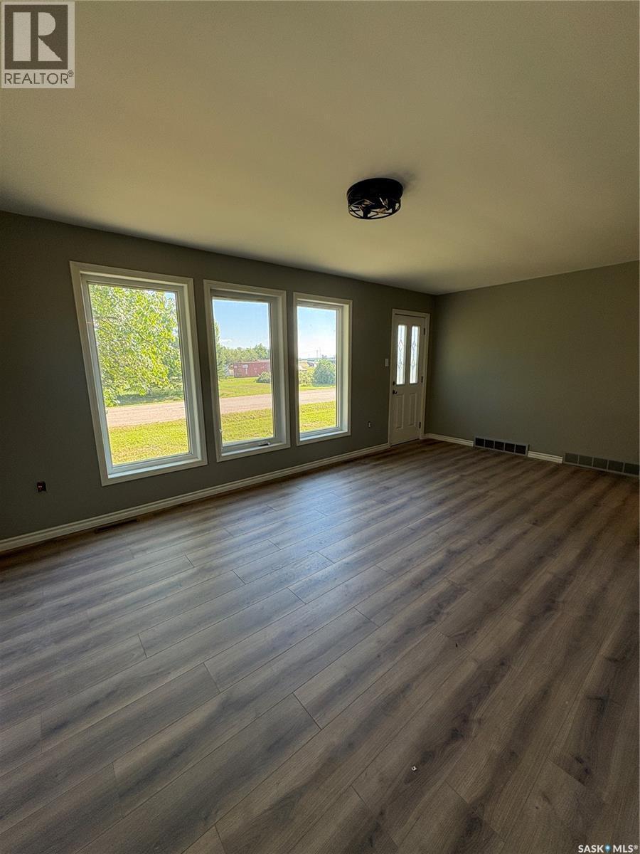 401 2Nd Avenue N, Rose Valley, SK - Indoor Photo Showing Other Room